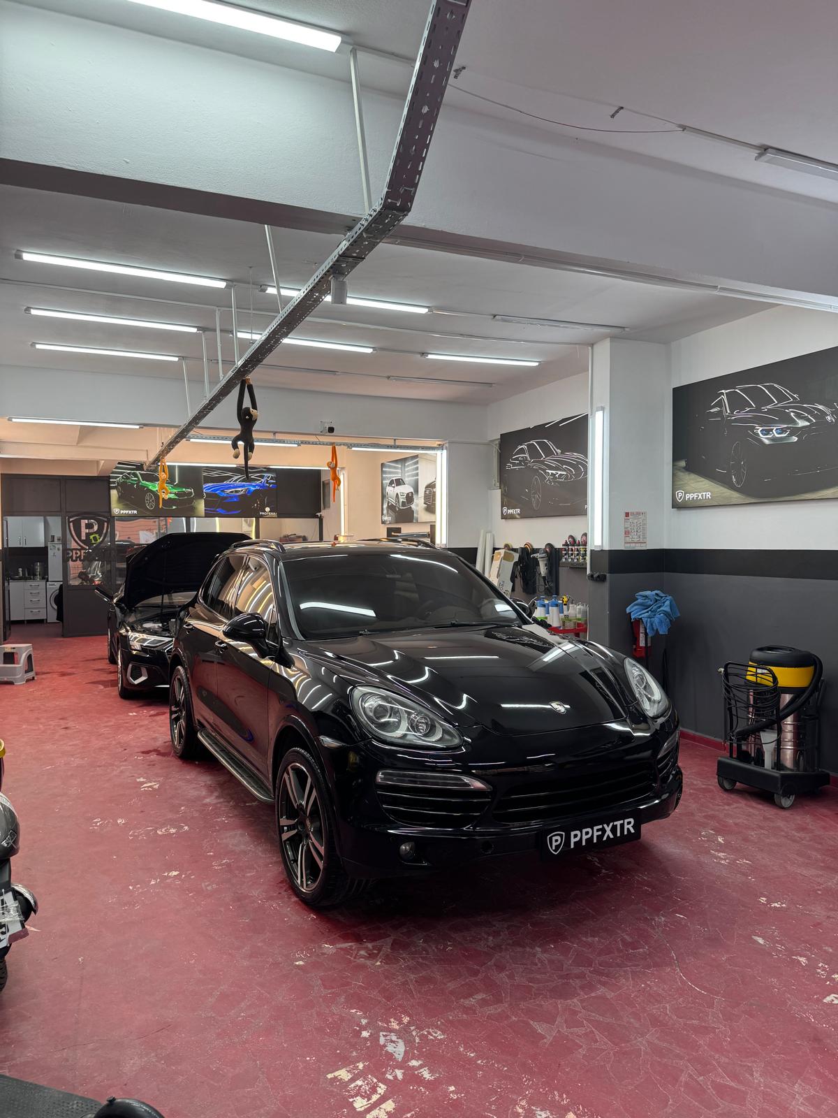 Tesla Model Y — Full Body PPF + Seramik